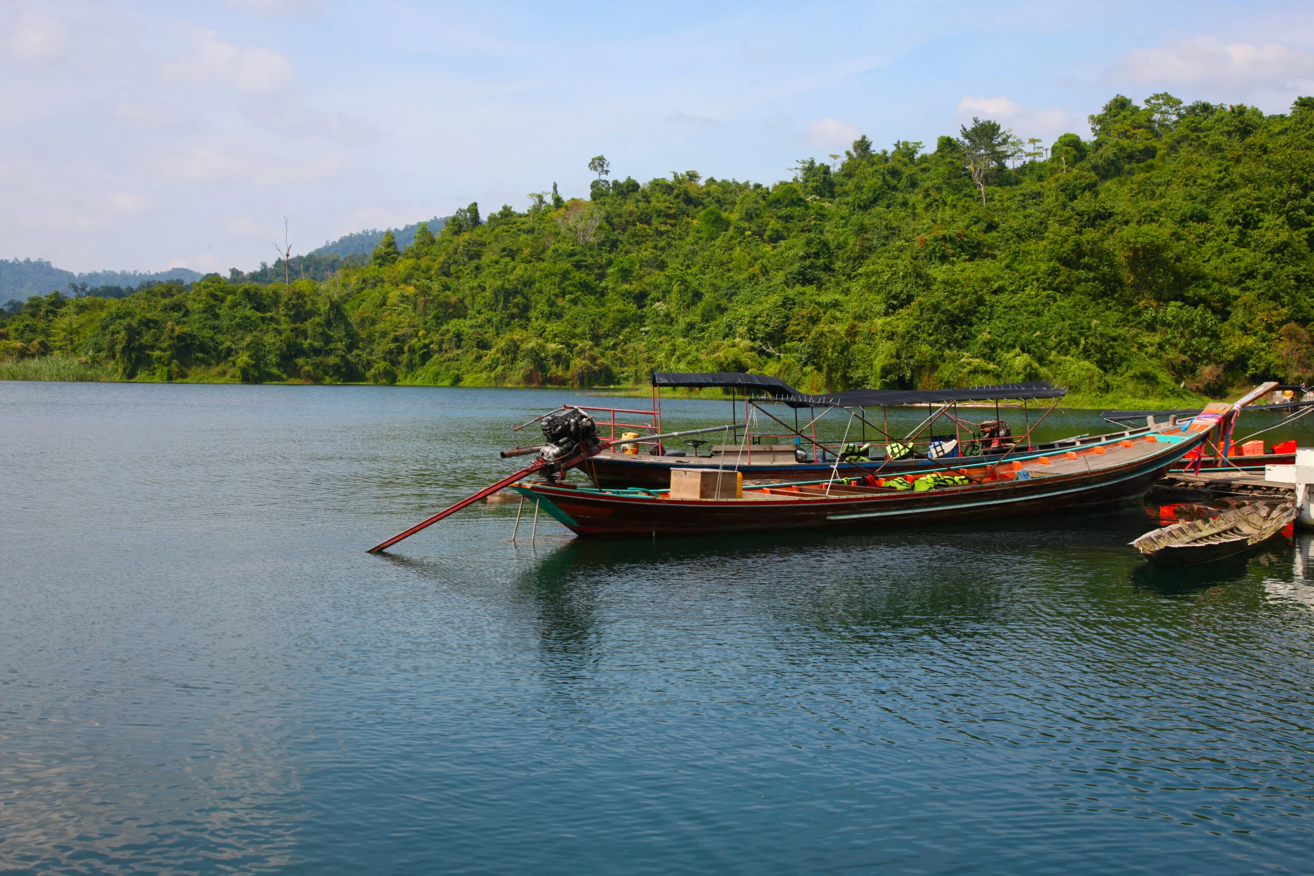 https://www.sundarbanexplore.com/wp-content/uploads/2025/11/Explore-the-Untamed-Beauty-of-the-Mangroves-on-a-Sundarban-Boat-Safari-scaled.jpg